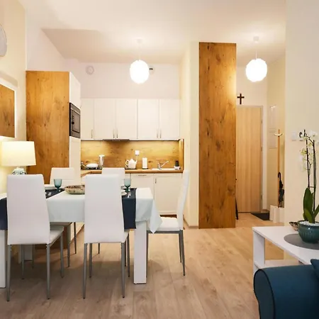 With Access To Sauna And Fitness דירה *